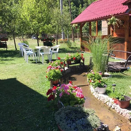 Domacinstvo Ubovic Сasa de vacaciones Sipovo