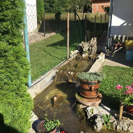Domacinstvo Ubovic Сasa de vacaciones Sipovo