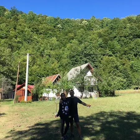 Domacinstvo Ubovic Сasa de vacaciones *